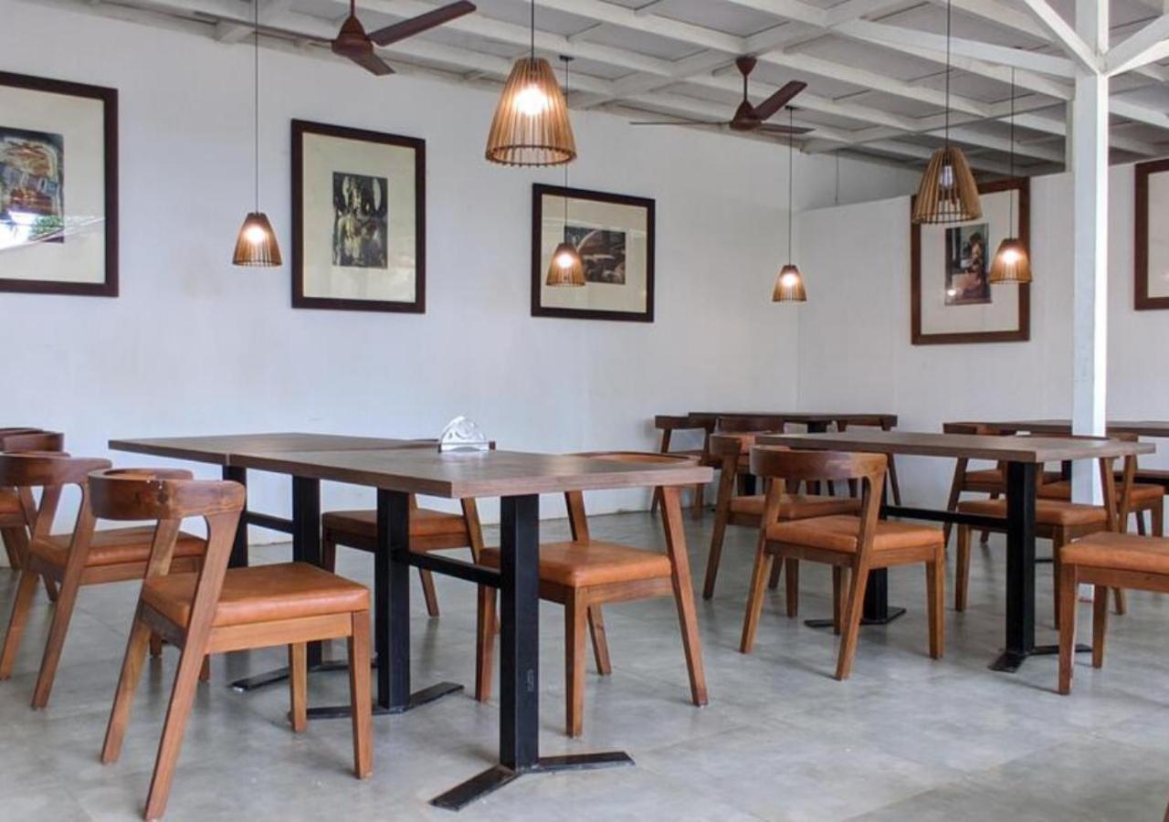 Lotus Feet Beach Resort Morjim Exterior photo